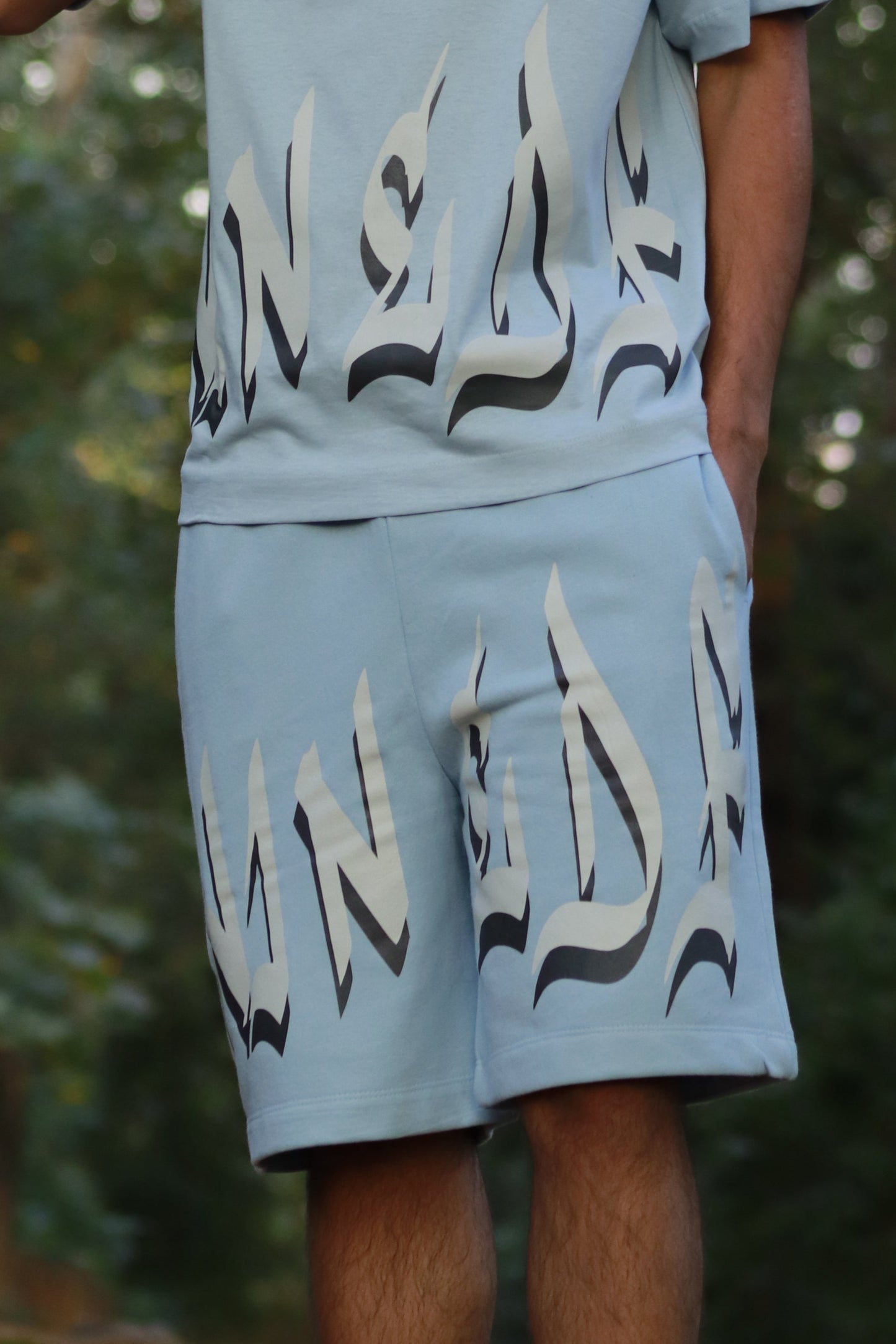 BLUE GRAFFITI SHORTS
