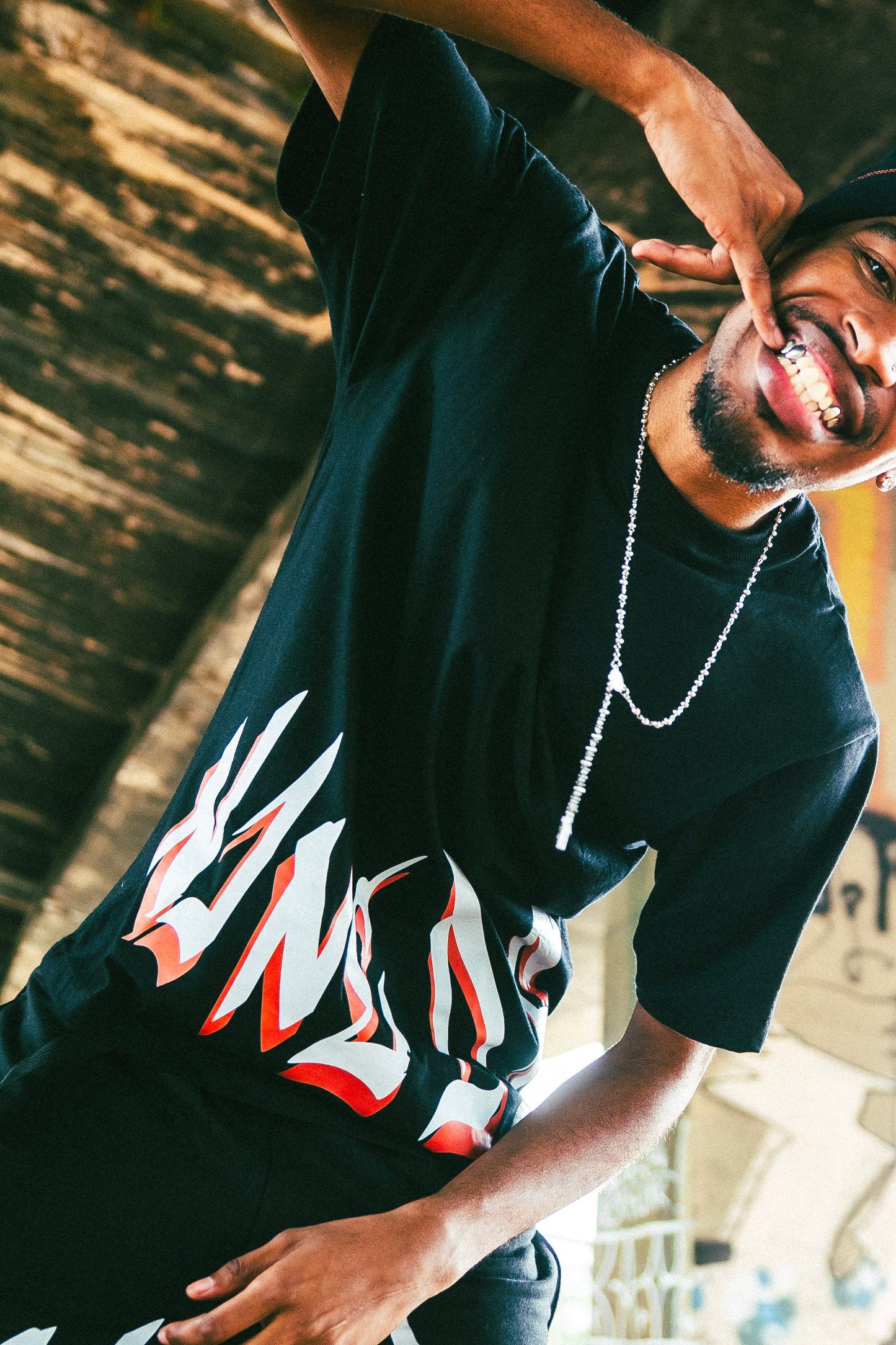 ORANGE BLACK GRAFFITI TEE