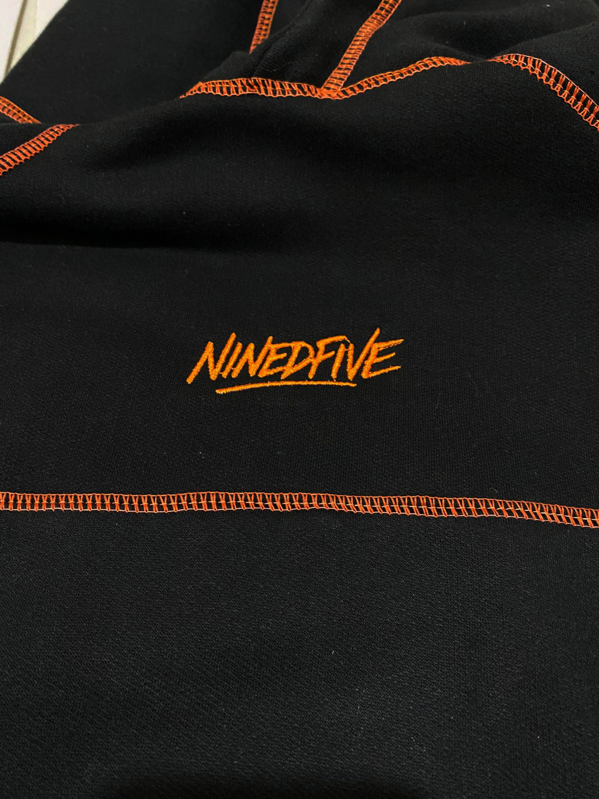 ORANGE BLACK ZIG HOODIE
